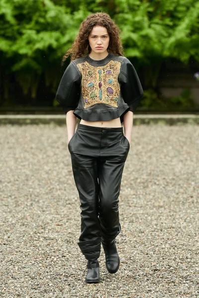 Look 38
